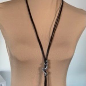 Uno de 50 Bolo-style leather and silver pendant necklace